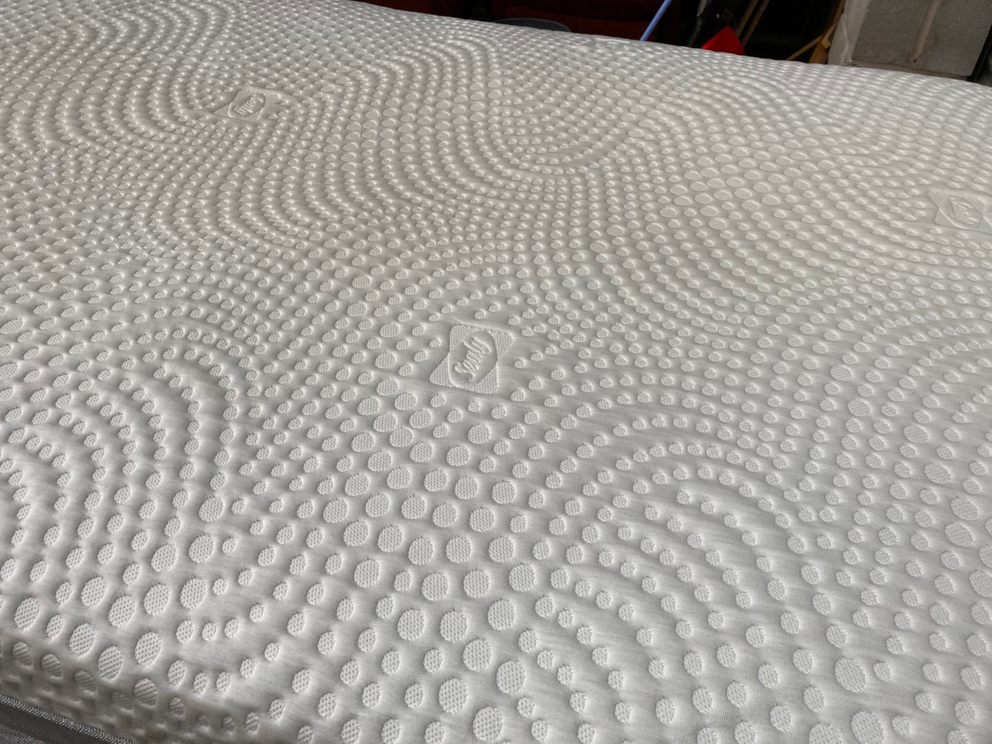 Sealy Posturepedic Hybrid double mattress (used but outstanding clean condition) MATTRESS ONLY
