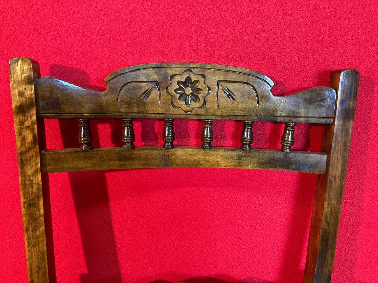 Stunning Victorian commode with pot.
