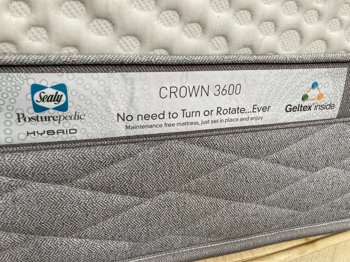 Sealy Posturepedic Hybrid double mattress (used but outstanding clean condition) MATTRESS ONLY