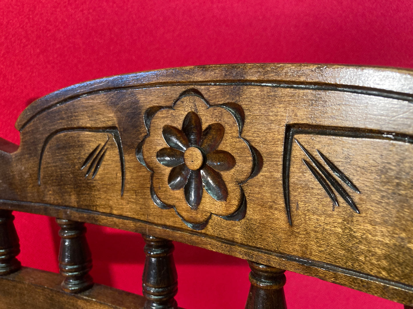 Stunning Victorian commode with pot.