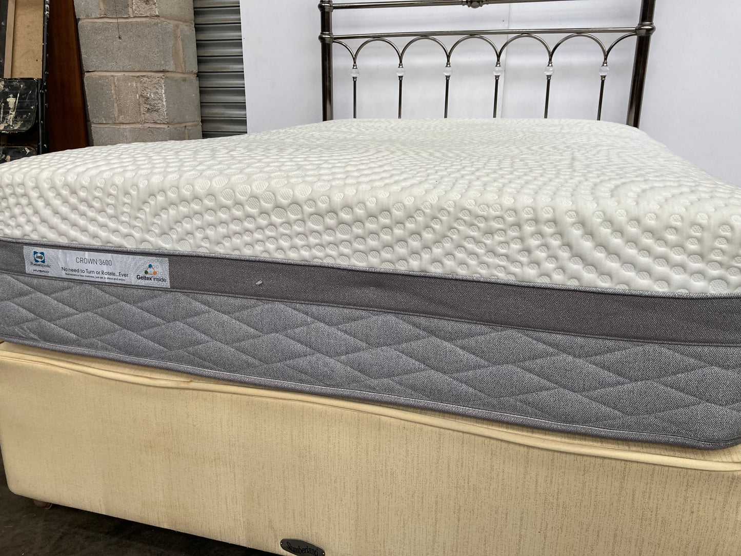 Sealy Posturepedic Hybrid double mattress (used but outstanding clean condition) MATTRESS ONLY