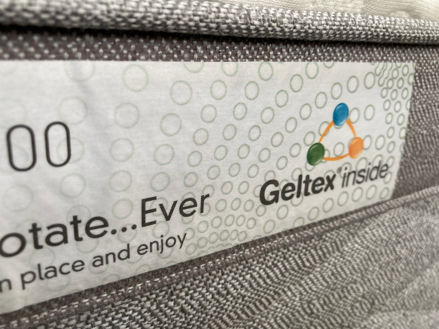 Sealy Posturepedic Hybrid double mattress (used but outstanding clean condition) MATTRESS ONLY