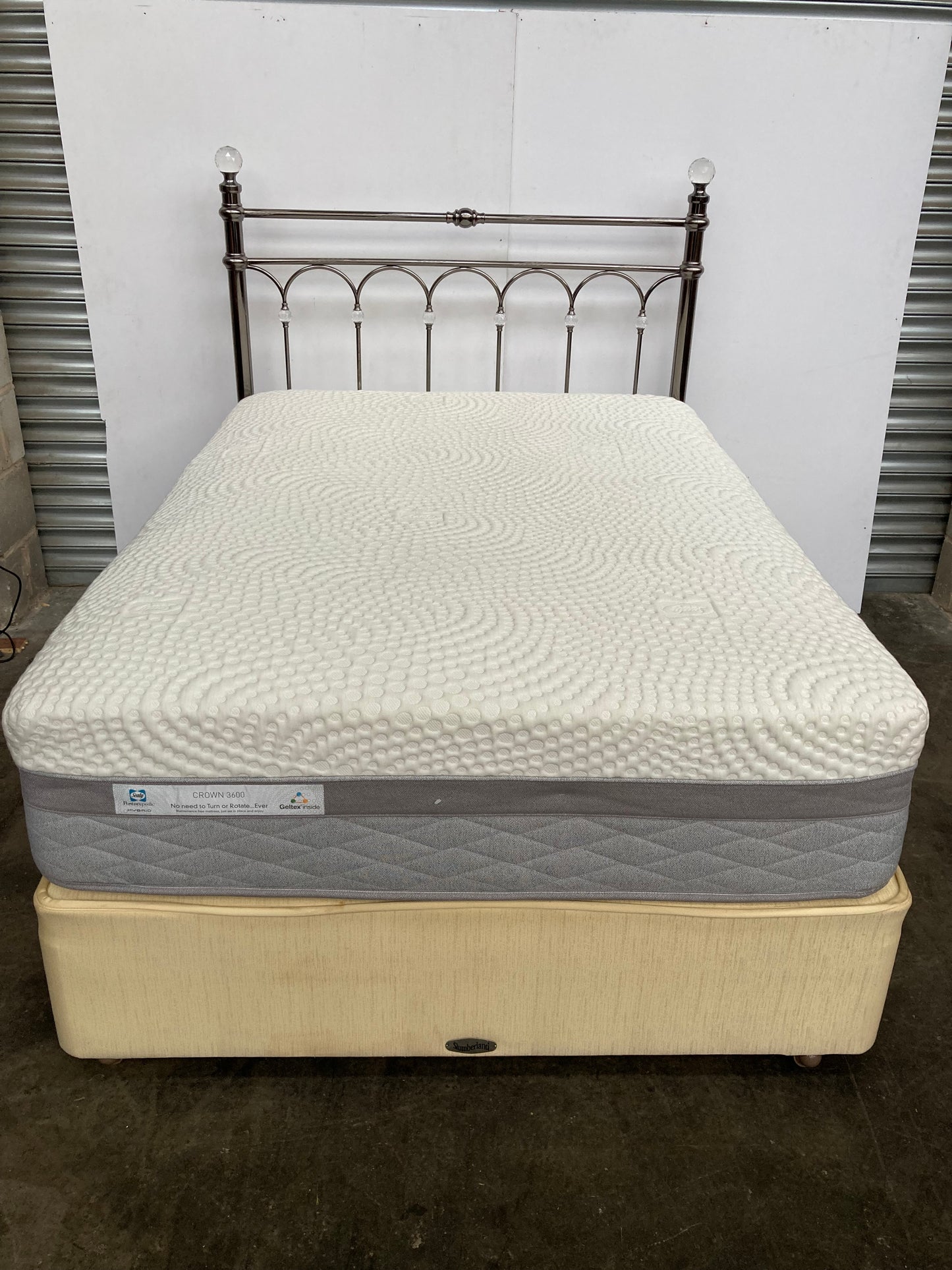 Sealy Posturepedic Hybrid double mattress (used but outstanding clean condition) MATTRESS ONLY