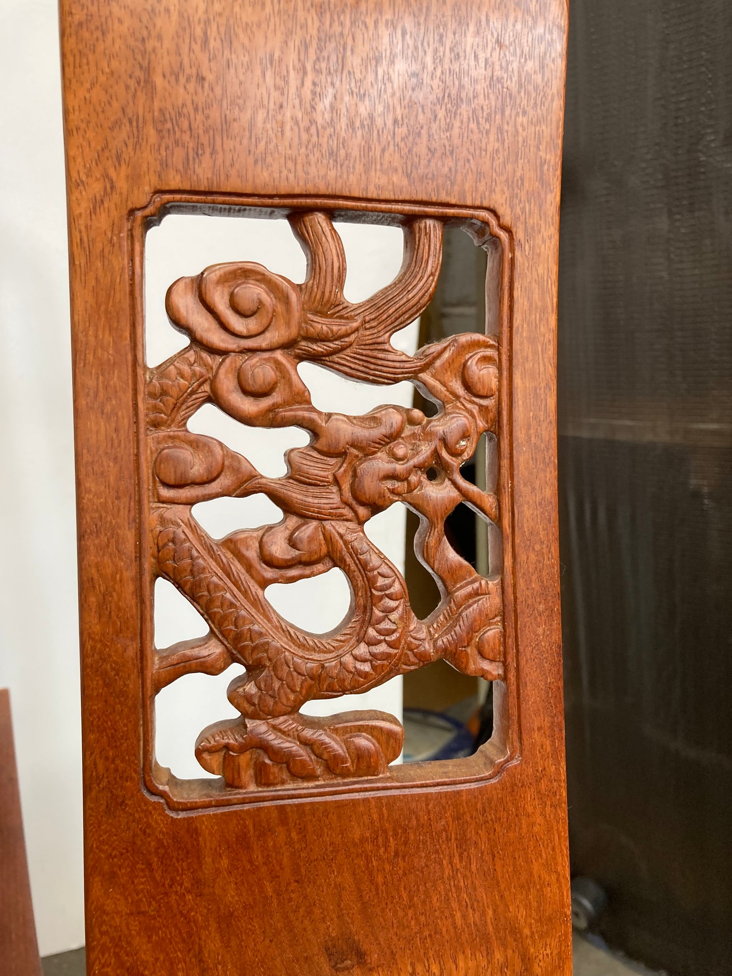 Stunning set of 8 Chinese rosewood dragon design dining chairs